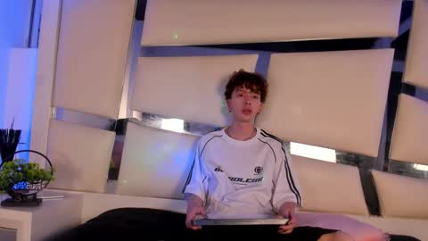 Genesis online show from 11/21/25, 04:44