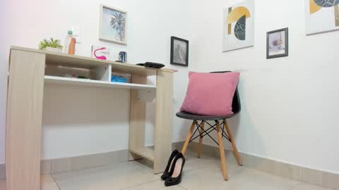 Snapshot of genesis_torres chatting on 10/23/25, 04:45 Genesis online show from 10/23/25, 04:45