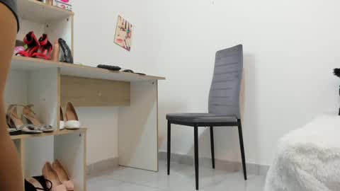 Snapshot of genesis_torres chatting on 11/05/25, 03:50 Genesis online show from 11/05/25, 03:50