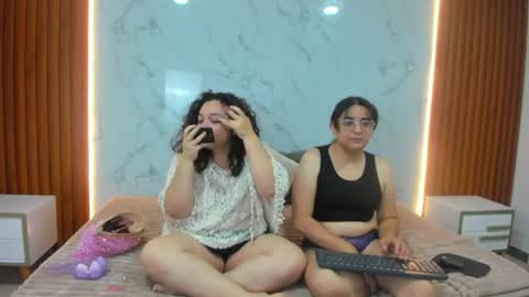 genesis_y_moon online show from 07/24/26, 11:41