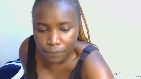 Snapshot of geni_smart chatting on 11/10/25, 09:14 Luciana online show from 11/10/25, 09:14