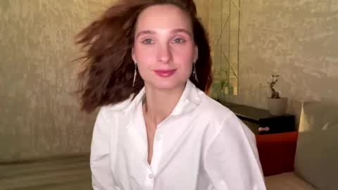 Snapshot of genieflug chatting on 06/04/26, 01:28 Riana online show from 06/04/26, 01:28
