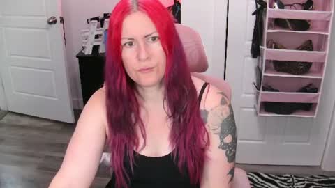 Genny Rock   and  online show from 06/12/26, 01:43