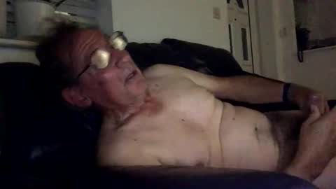 Snapshot of geoff242535 chatting on 10/22/25, 09:47 geoff242535 online show from 10/22/25, 09:47