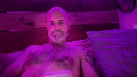 Snapshot of geomae chatting on 09/20/25, 04:02 geomae online show from 09/20/25, 04:02