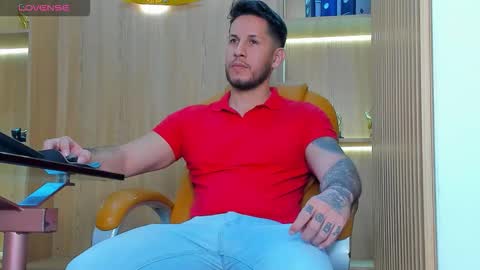 Snapshot of george_diesell_ chatting on 11/02/25, 08:44 George online show from 11/02/25, 08:44