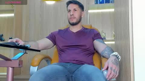 Snapshot of george_diesell_ chatting on 11/03/25, 08:32 George online show from 11/03/25, 08:32