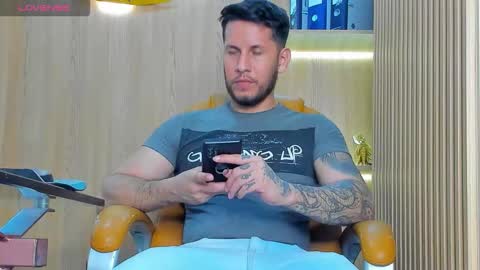 Snapshot of george_diesell_ chatting on 11/05/25, 09:04 George online show from 11/05/25, 09:04