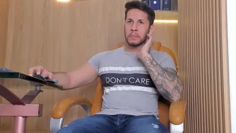 Snapshot of george_diesell_ chatting on 11/20/25, 09:03 George online show from 11/20/25, 09:03