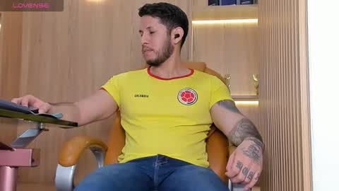 Snapshot of george_diesell_ chatting on 11/23/25, 08:30 George online show from 11/23/25, 08:30