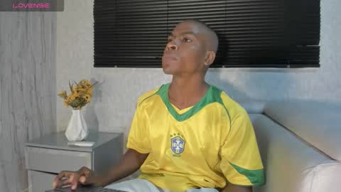 Snapshot of george_lancee chatting on 10/01/25, 02:50 G E O R G E online show from 10/01/25, 02:50