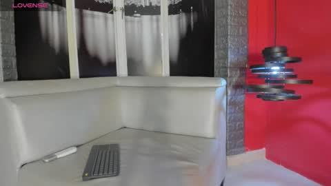 Snapshot of george_lancee chatting on 10/03/25, 02:41 G E O R G E online show from 10/03/25, 02:41