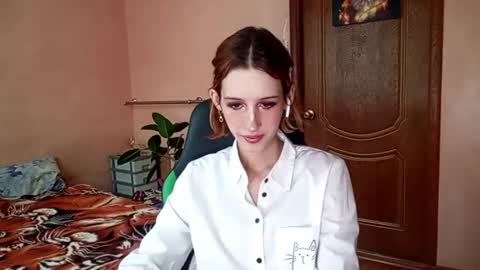Ellie online show from 06/25/26, 03:38