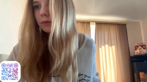 Chloe online show from 09/11/25, 08:25