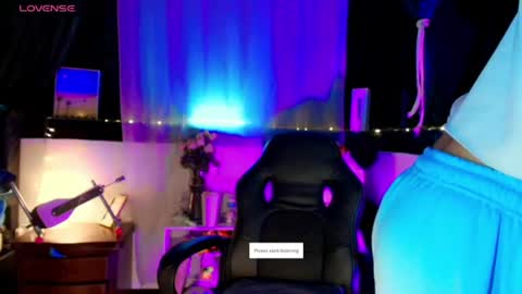 Snapshot of georgina_moschino chatting on 06/17/26, 03:31 georgina_moschino online show from 06/17/26, 03:31