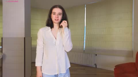 Snapshot of georginatrue chatting on 09/25/25, 03:21 My name is Kelly online show from 09/25/25, 03:21