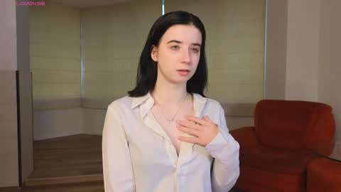 Snapshot of georginatrue chatting on 10/11/25, 03:17 My name is Kelly online show from 10/11/25, 03:17