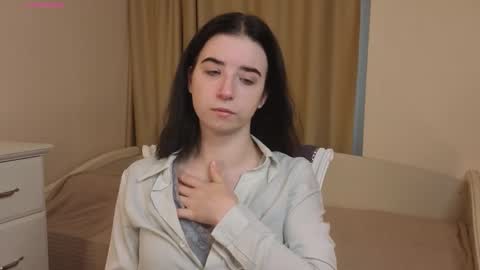 Snapshot of georginatrue chatting on 10/16/25, 04:13 My name is Kelly online show from 10/16/25, 04:13