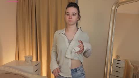 Snapshot of georginatrue chatting on 10/17/25, 03:10 My name is Kelly online show from 10/17/25, 03:10