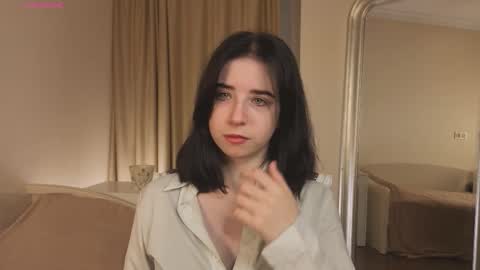 Snapshot of georginatrue chatting on 10/19/25, 03:07 My name is Kelly online show from 10/19/25, 03:07