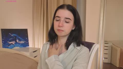 Snapshot of georginatrue chatting on 10/30/25, 03:30 My name is Kelly online show from 10/30/25, 03:30