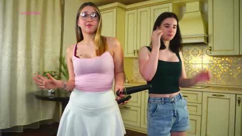 Snapshot of georginatrue chatting on 11/10/25, 03:38 My name is Kelly online show from 11/10/25, 03:38