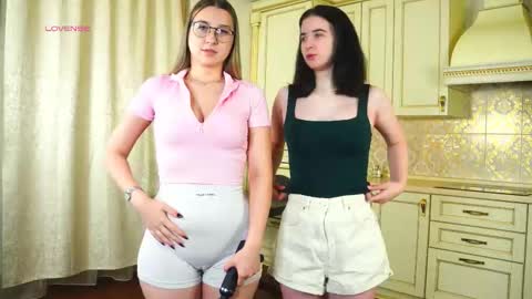 Snapshot of georginatrue chatting on 11/11/25, 03:06 My name is Kelly online show from 11/11/25, 03:06