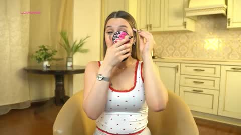 Snapshot of georginatrue chatting on 11/23/25, 03:17 My name is Kelly online show from 11/23/25, 03:17