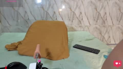 Snapshot of georgis__ chatting on 10/04/25, 08:40 Georgina  online show from 10/04/25, 08:40