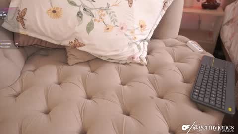 Snapshot of germaine_jones chatting on 09/18/25, 06:32 germaine_jones online show from 09/18/25, 06:32