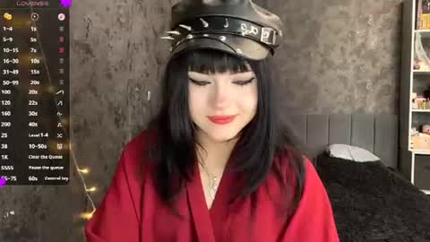 EmelyWoodes online show from 06/11/26, 06:33