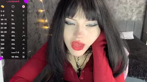 EmelyWoodes online show from 06/25/26, 07:13