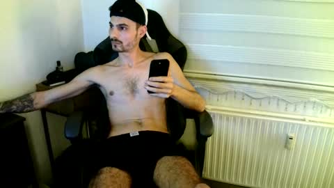 Snapshot of germanbigdic77 chatting on 11/26/25, 10:44 HeteroGermanbigdic77 online show from 11/26/25, 10:44