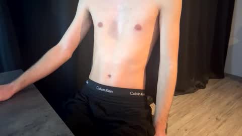 Snapshot of germanboy91565 chatting on 12/16/25, 04:01 germanboy91565 online show from 12/16/25, 04:01