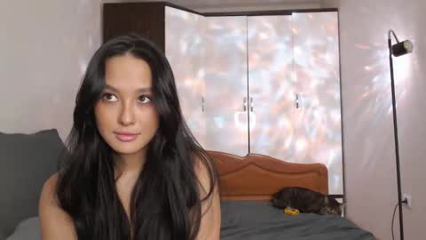 Snapshot of germiona_shine chatting on 02/08/25, 01:00 Germiona online show from 02/08/25, 01:00