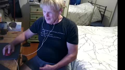 Snapshot of gethyn chatting on 09/21/25, 09:00 Gethyn online show from 09/21/25, 09:00