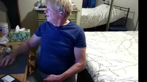 Snapshot of gethyn chatting on 10/12/25, 02:32 Gethyn online show from 10/12/25, 02:32