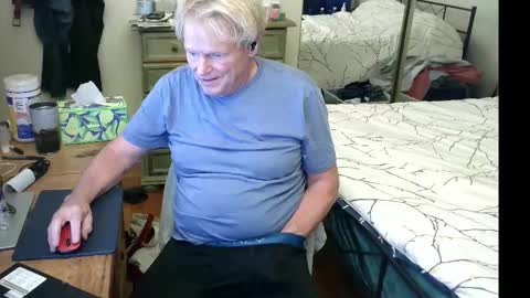 Snapshot of gethyn chatting on 10/16/25, 08:26 Gethyn online show from 10/16/25, 08:26