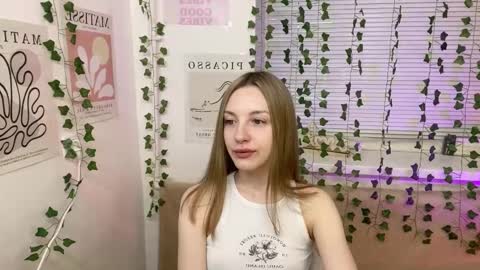 Snapshot of gf_yup chatting on 12/17/24, 02:22 Alexa online show from 12/17/24, 02:22