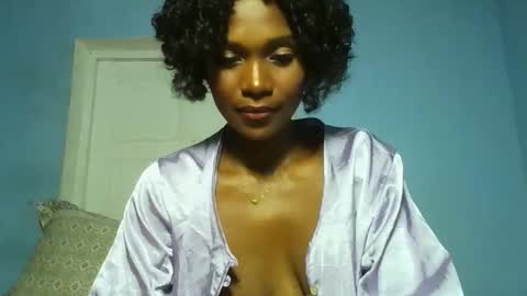 Snapshot of gggloria chatting on 12/16/25, 06:35 gggloria online show from 12/16/25, 06:35