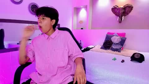 Snapshot of ghost__girl_ chatting on 10/28/25, 03:43 Your Girl online show from 10/28/25, 03:43