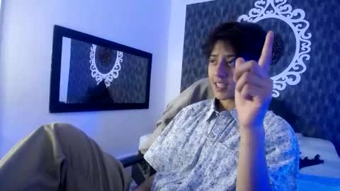 Snapshot of ghost__girl_ chatting on 11/01/25, 01:29 Your Girl online show from 11/01/25, 01:29