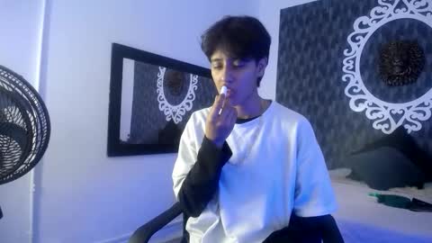 Snapshot of ghost__girl_ chatting on 11/02/25, 01:30 Your Girl online show from 11/02/25, 01:30