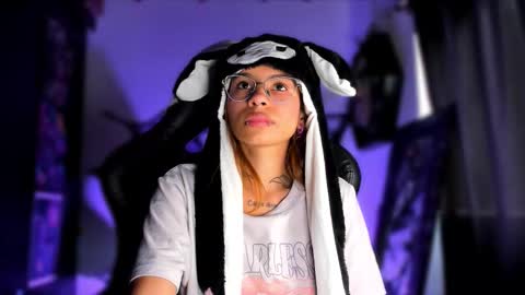 Sara online show from 10/04/25, 02:26