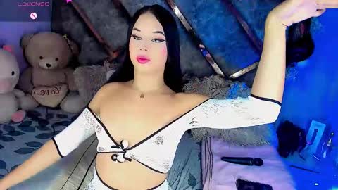 Gia Ferrara online show from 10/31/25, 11:39
