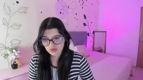Snapshot of gia_brawn chatting on 10/24/25, 11:17 Gia online show from 10/24/25, 11:17