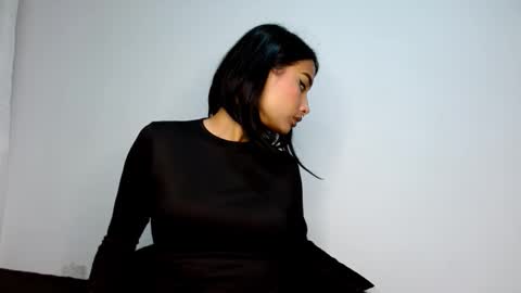 Snapshot of gia_lee10 chatting on 10/11/25, 03:06 Gia Lee online show from 10/11/25, 03:06