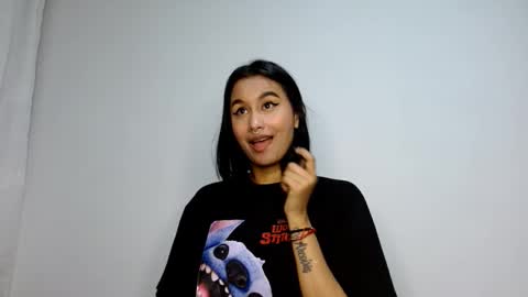 Snapshot of gia_lee10 chatting on 10/15/25, 02:22 Gia Lee online show from 10/15/25, 02:22