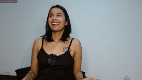 Snapshot of gia_lee10 chatting on 10/18/25, 04:37 Gia Lee online show from 10/18/25, 04:37