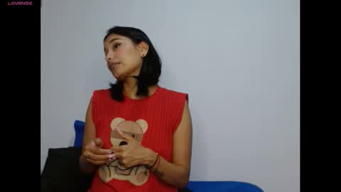 Snapshot of gia_lee10 chatting on 10/23/25, 12:32 Gia Lee online show from 10/23/25, 12:32